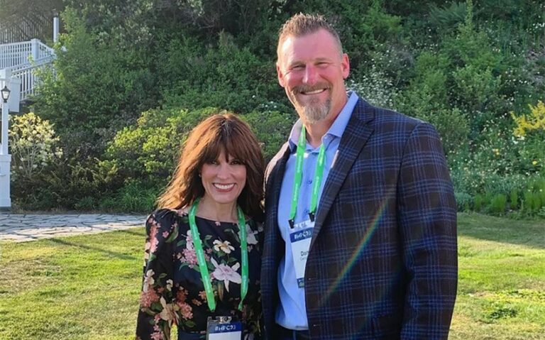 does dan campbell have a wife