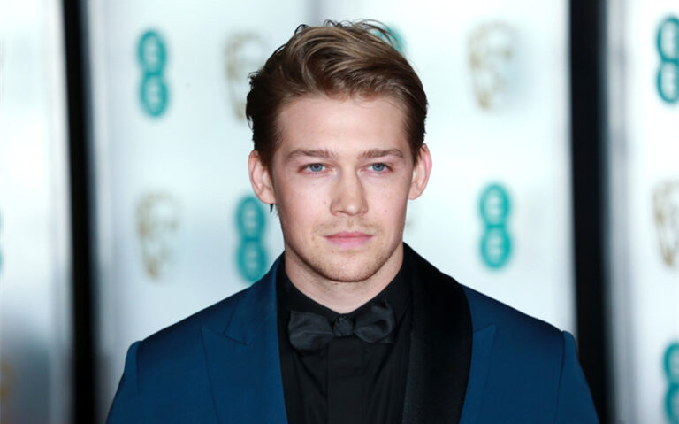 joe alwyn net worth