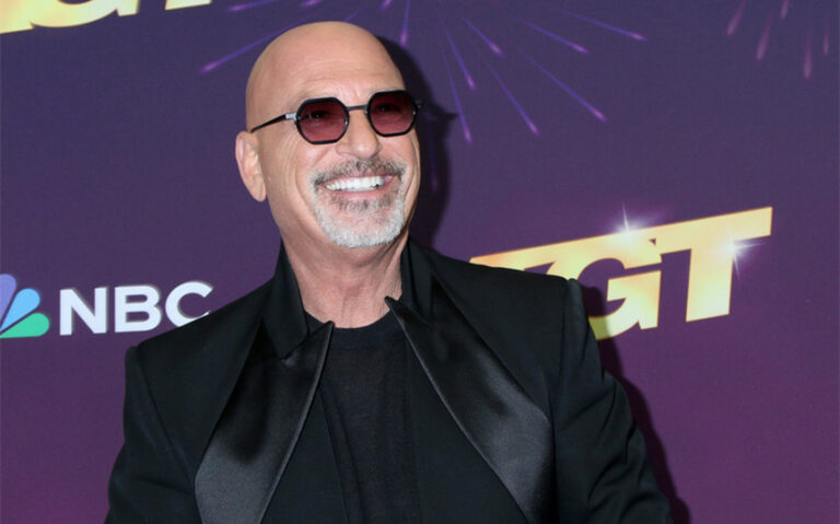 who is howie mandel's wife